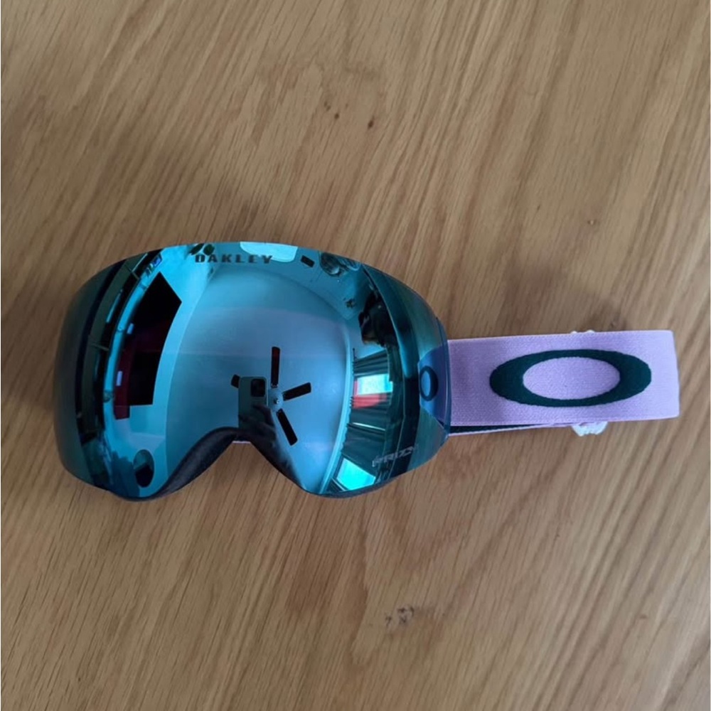 Oakley Ski Goggles with Blue Lens